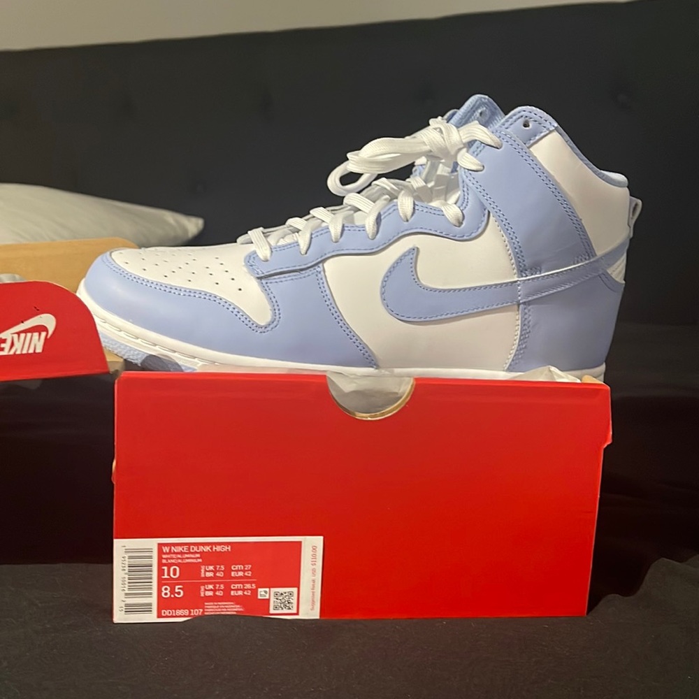 Authentic Women high Nike dunk aluminum sz 10